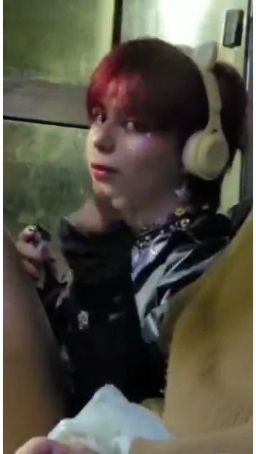 Was kann er erwarten, bei diesen Andeutungen? frau ansage