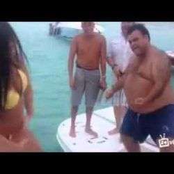 Dance Battle - Heiße Frau gegen fetten Mann dance battle heisse frau gegen f