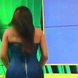 das kleid platzt auf bei der fra 1