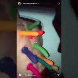 dildosaurus rex lebt noch