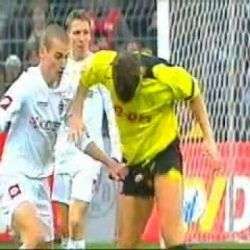 ein penis beim fussball 1