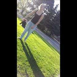 Hose reist beim Tanzen am Hintern auf hose reist beim tanzen am hinter