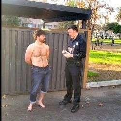 ist das ein penis oder eine waff