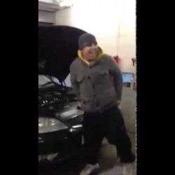 Mann zieht Mann die Hose runter mann zieht mann die hose runter