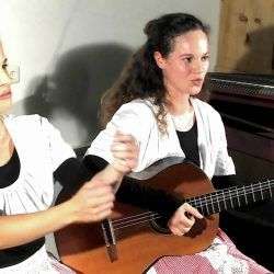 Vaginas im Dirndl vaginas im dirndl 1