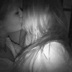 Wenn sich Frauen selber küssen wenn sich frauen selber kuessen